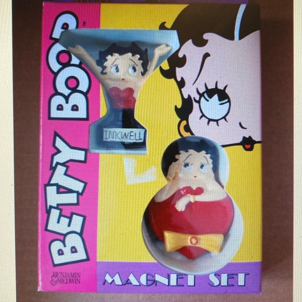 🌟SALE🌟 Betty Boop Magnets - 1 Set Includes 2 Magnets in Box - NIB - (Unopened)
